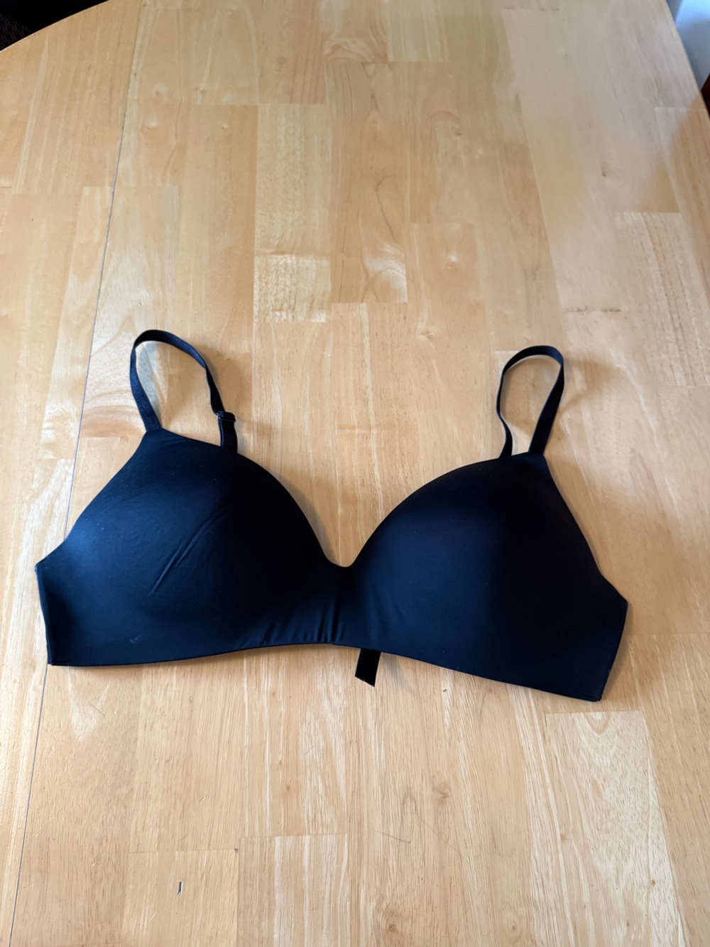Victoria's Secret Black Wireless T-Shirt Lightly Lined Bra 38C - Picture 1 of 7